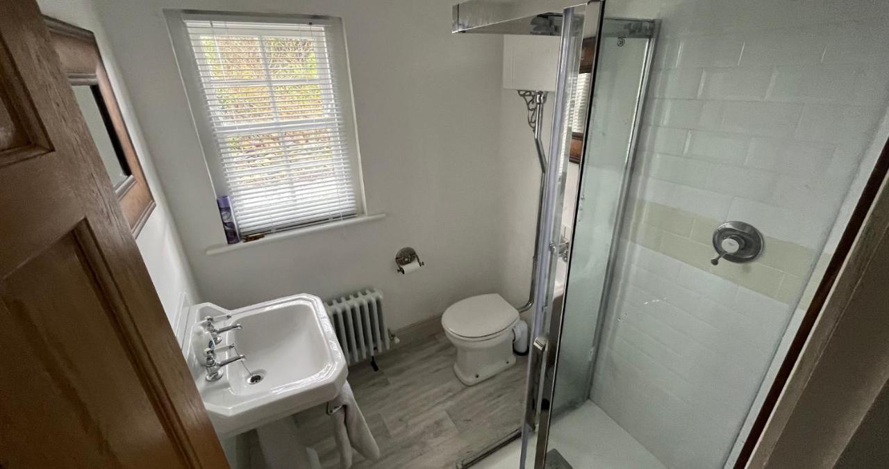 Newly Renovated Stone Cottage Located 2.5 Miles From Killarney Town Teernaboul المظهر الخارجي الصورة