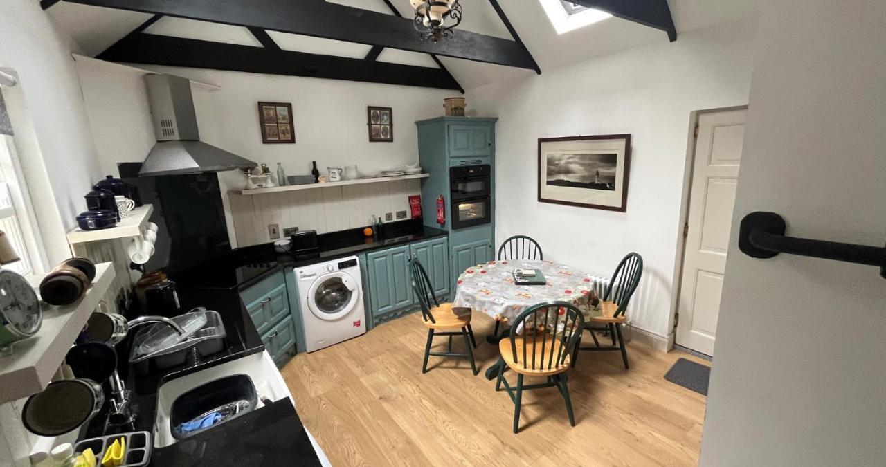 Newly Renovated Stone Cottage Located 2.5 Miles From Killarney Town Teernaboul المظهر الخارجي الصورة