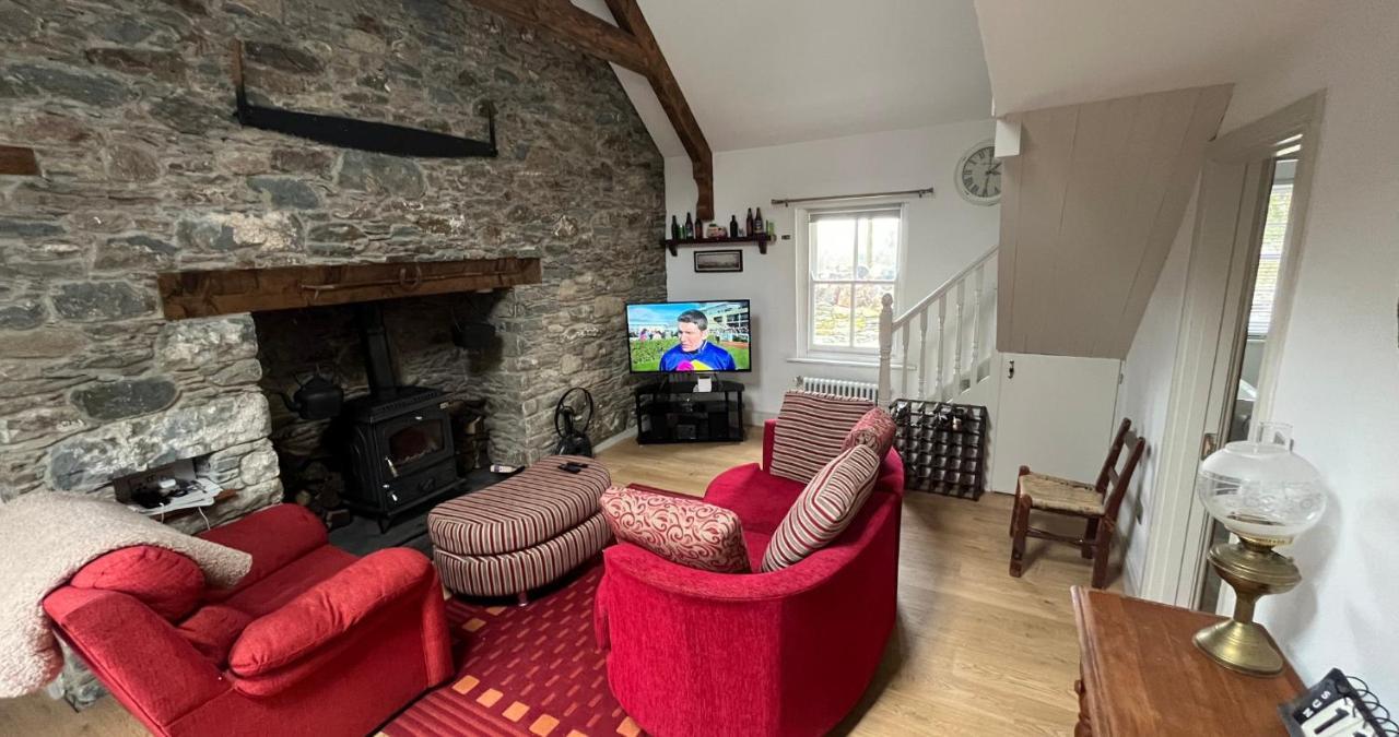 Newly Renovated Stone Cottage Located 2.5 Miles From Killarney Town Teernaboul المظهر الخارجي الصورة